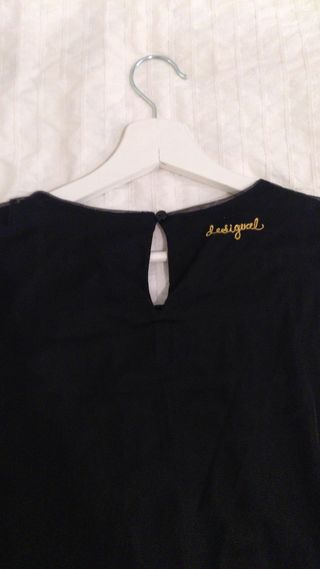 Blusa Desigual negra y flores