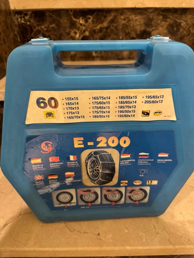 Cadenas nuevas. Sin usar.