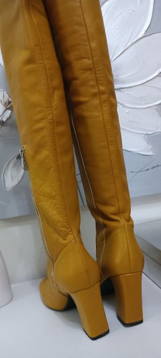 E156- Botas piel color mostaza