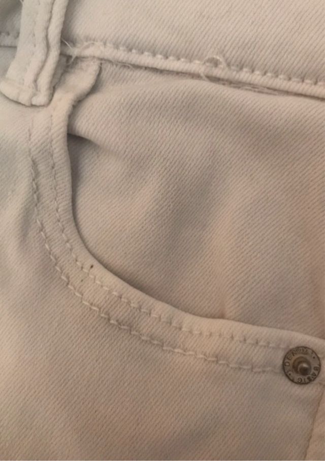 Pantalon pitillo blanco