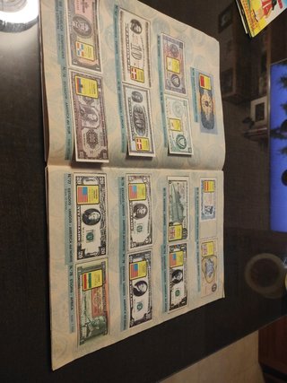 Álbum de cromos billetes del mundo