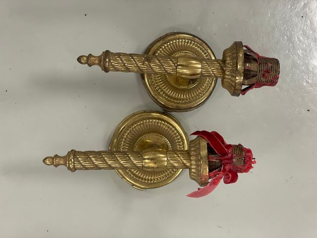 Candelabros de pared antiguos