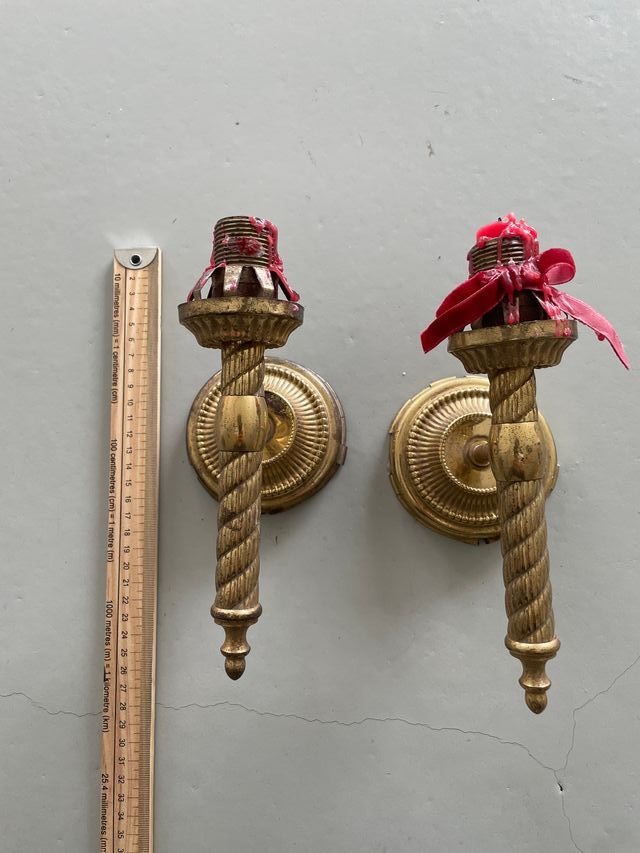 Candelabros de pared antiguos