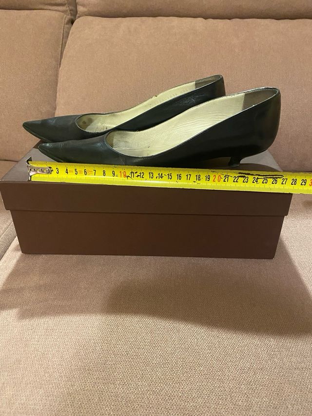 Zapatos salon Bally negros t 38