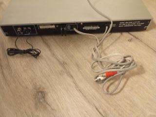 Sintonizador de radio digital AkaiAT-A2L