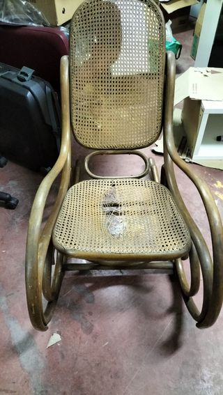 Mecedora antigua tipo Thonet