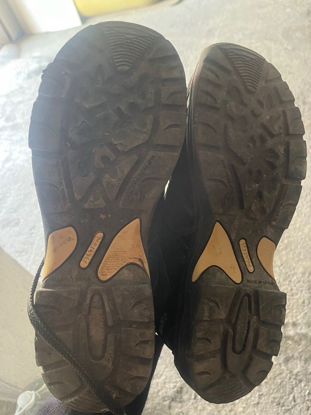 Calzado de seguridad negro talla 45 y 46
