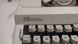 Máquina de escribir TA Royal Contessa 2 de luxe