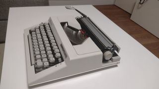 Máquina de escribir TA Royal Contessa 2 de luxe