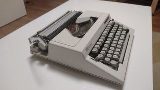 Máquina de escribir TA Royal Contessa 2 de luxe