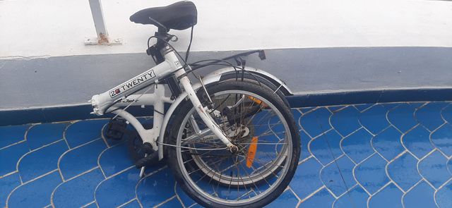 Bicicleta plegable y la otra   normal