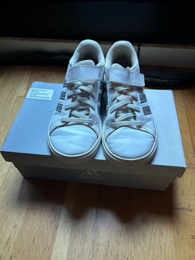 ZAPATILLAS ADIDAS 31