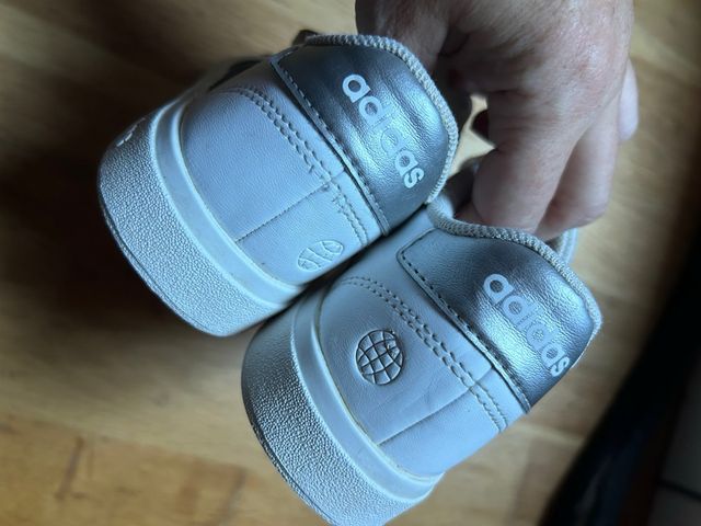 ZAPATILLAS ADIDAS 31