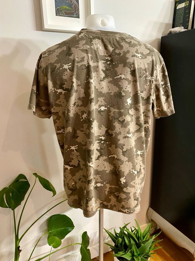 Camiseta de camuflaje