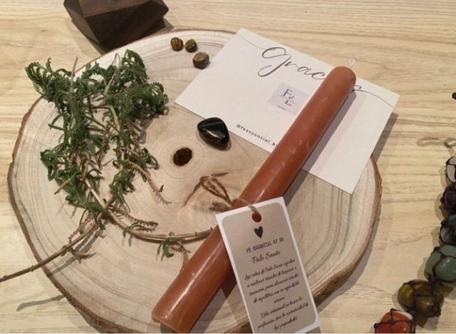 Vela artesanal aromática de Palo Santo ritualizada