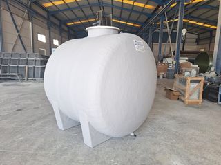 Depósitos de poliester  fibra de vidrio