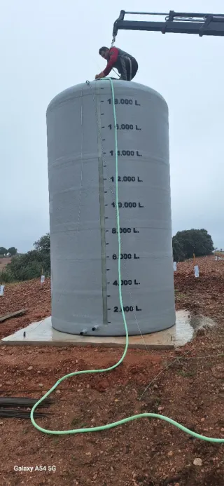 Depósitos de poliester  fibra de vidrio
