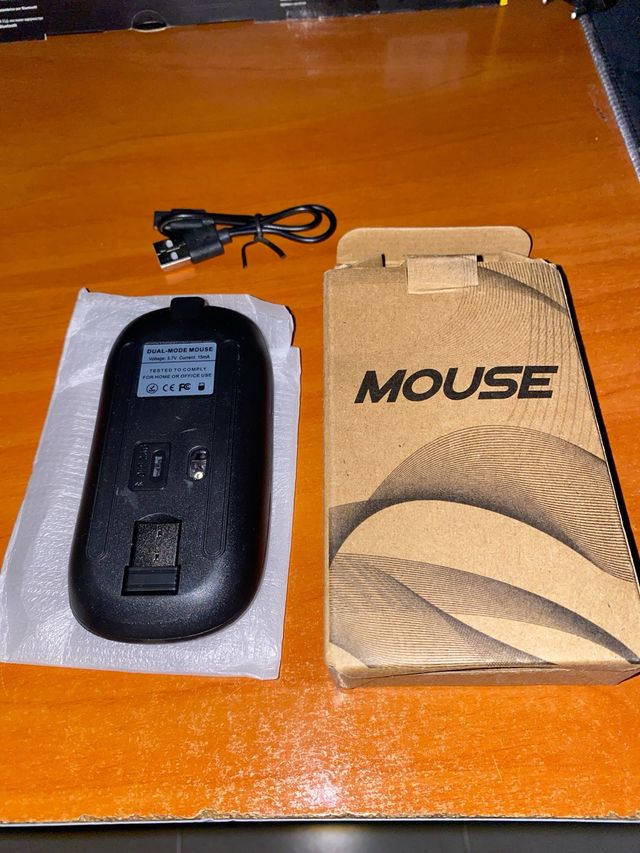 Mouse wireless RGB  gratis SI....