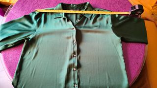 Blusa o camisa satén verde oscuro zara 