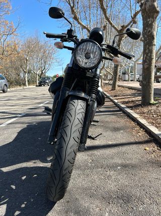 Moto Guzzi Stone V7 Negra