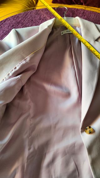 Blazer o americana lila de Mango