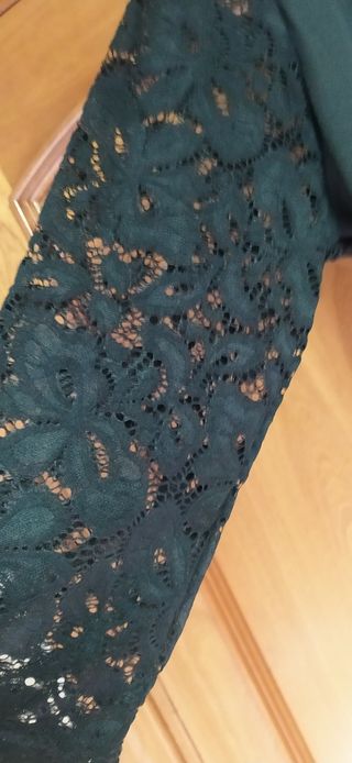 Nuevo Vestido negro con encaje espalda y mangas