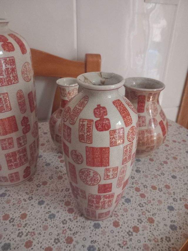 Conjunto de jarrones