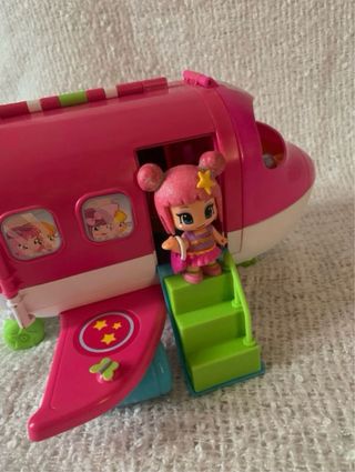 AVIÓN PINYPON Y DOS MUÑECAS