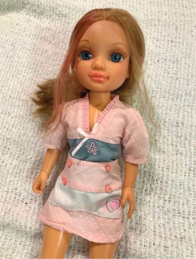 MUÑECA NANCY CON ACCESORIOS