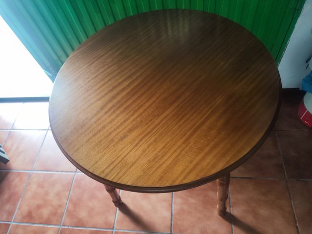 Mesa camilla redonda con cristal