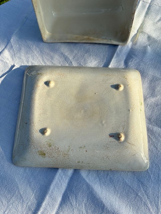 Quesera antigua de loza