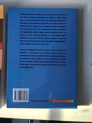 2 Libros ADE, Auditoria Financiera y Economia Mund