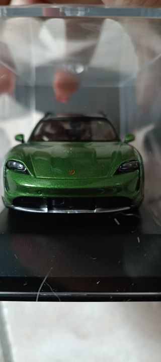 Porsche Taycan Turbo S Cross Turismo