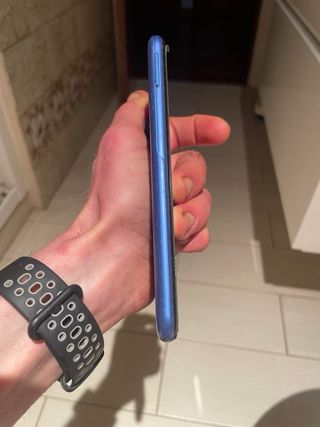 Alcatel 1v azul terminacion aluminio cepillado