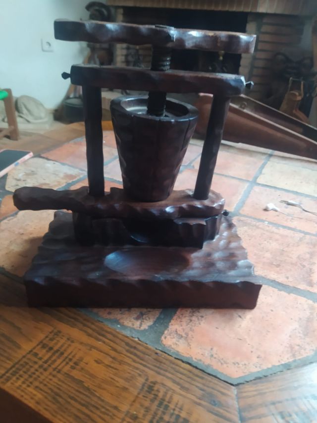 Prensa antigua de madera