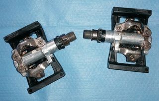 Pedales Shimano M520 con plataforma 