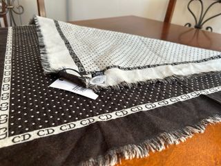 sciarpa foulard lana con escritura