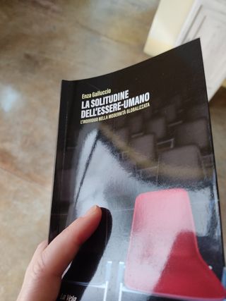 La solitudine dell'essere umano