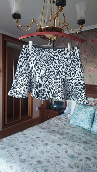 Falda volante,animal print.Zara.S