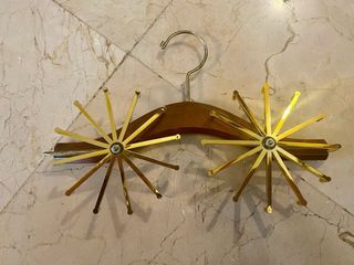 Percha corbatas giratoria