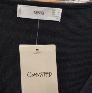 Camiseta negra manga corta mango