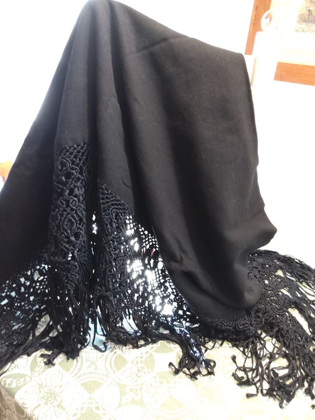 Scialle in lana con frangia,elegante,