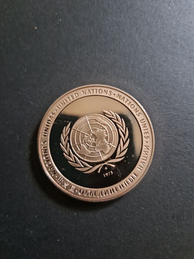 Moneda conmemorativa de la paz