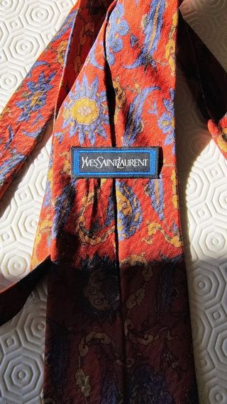 Cravatta Yves Saint Laurent perfetta come nuova