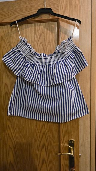 Top blusa hombros al aire Stradivarius