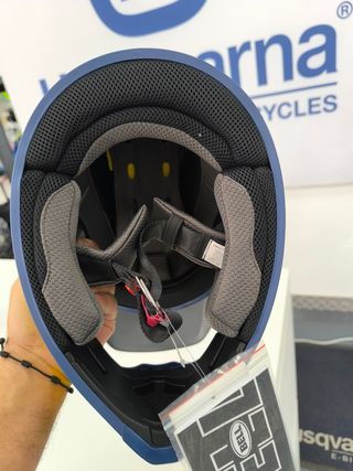 Casco Husqvarna
