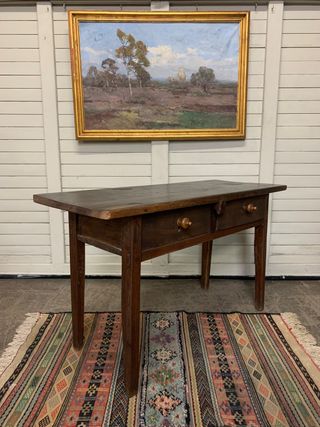 Mesa de madera antigua