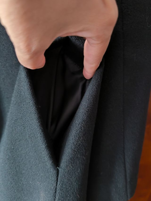 Abrigo de lana y cashmere Zara.