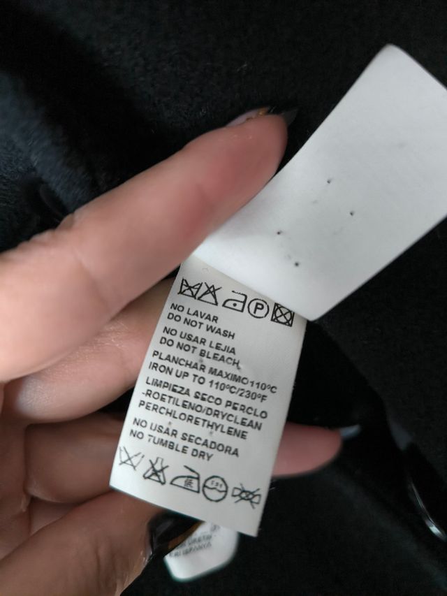 Abrigo de lana y cashmere Zara.