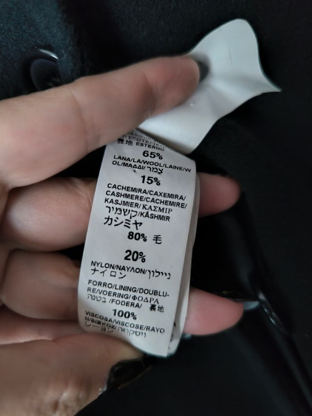 Abrigo de lana y cashmere Zara.